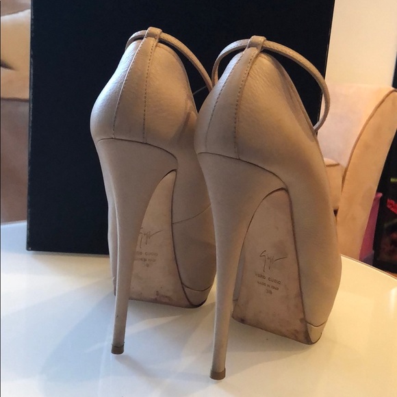 Giuseppe Zanotti shoes - Picture 5 of 8